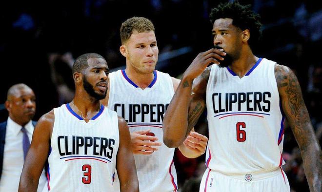 体育精神，霍伊伦祝贺麦克托米奈和苏格兰晋级世界杯