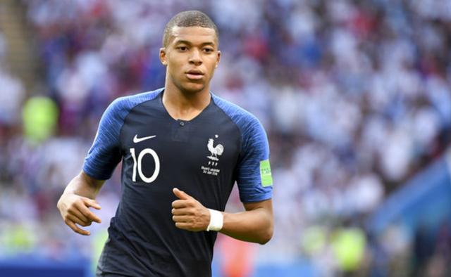 [国足]人员齐整度提升 中国队全力再战韩国