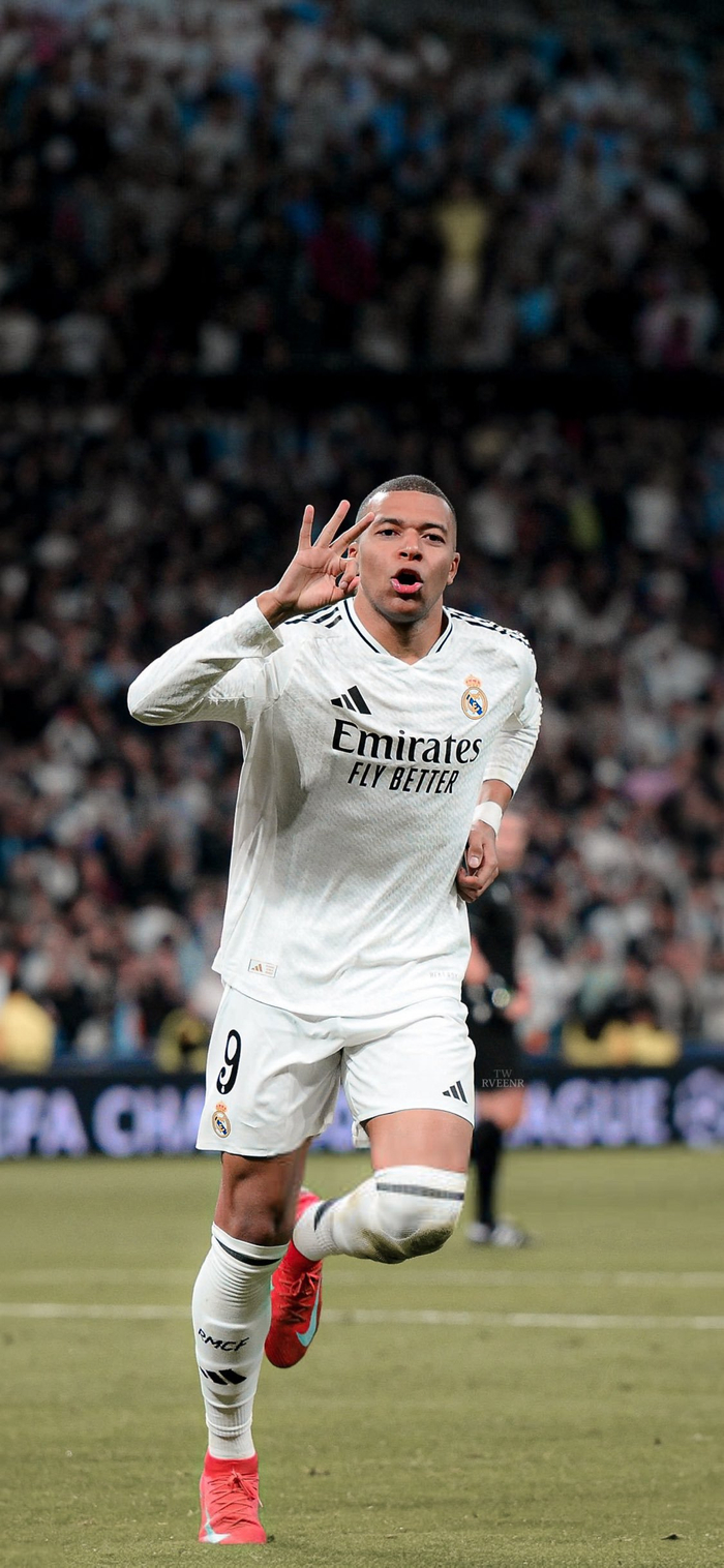 大连英博球员吕焯毅首获国足征召，坦言为国征战是梦想