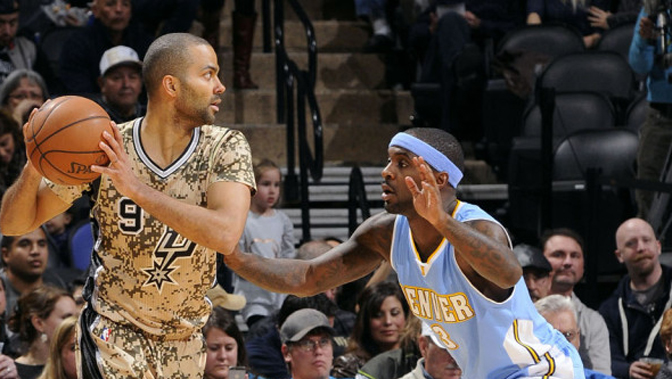 上海海港3-0大胜浙江队 掌握中超争冠主动权