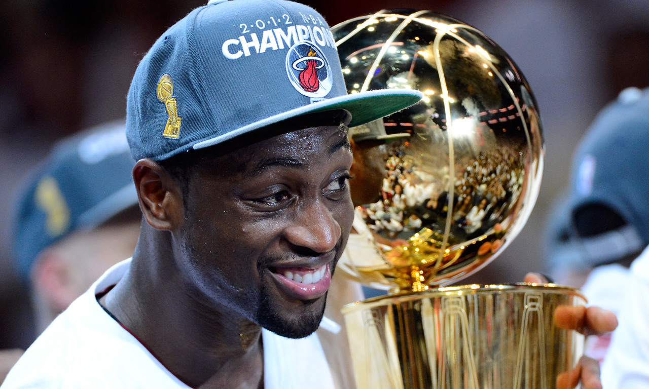 肯尼亚选手打破重庆马拉松男子组赛会纪录夺冠