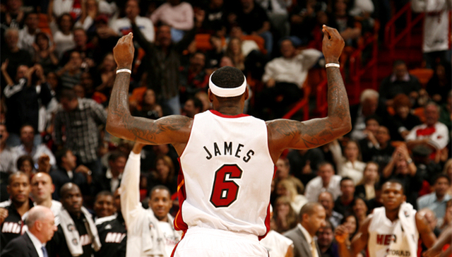 被央媒痛斥！三笘薰与日本战犯合影42天仍没道歉 117天首球诞生