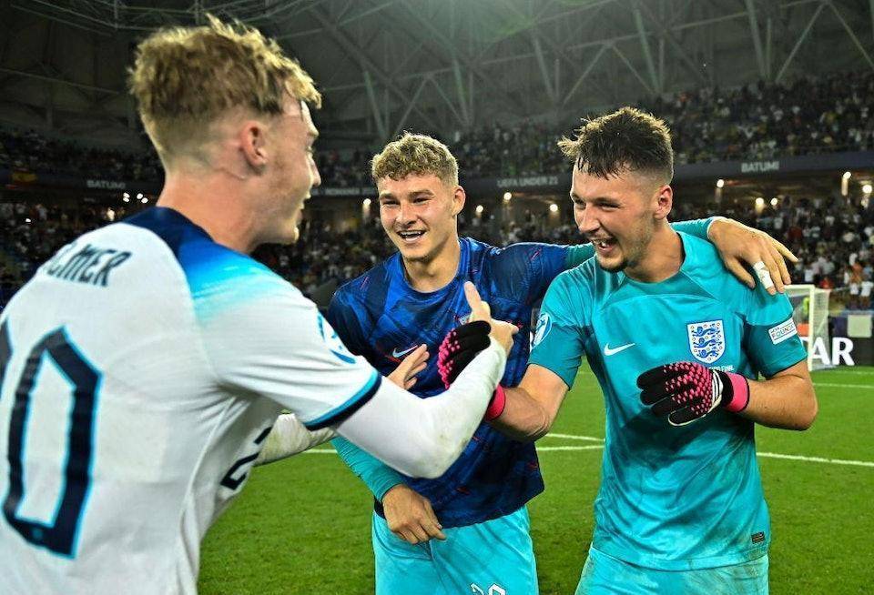 诺兰·莱恩在面对洋基队时单场投出 15 次三振，现场洋基球迷亦为其欢呼