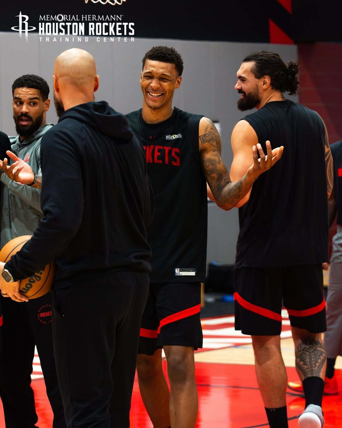 马克斯·谢泽尔在 2016 年追平单场 20 次三振的纪录，展现其惊人的压制力