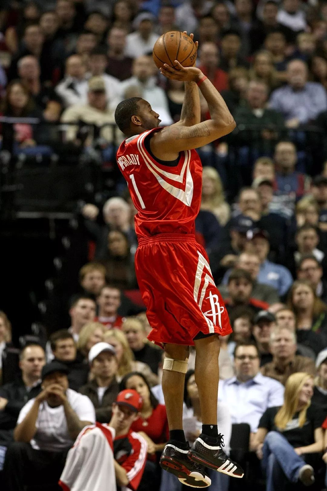 为什么棒球运动员在投球或打击后会习惯性地吹一吹手指